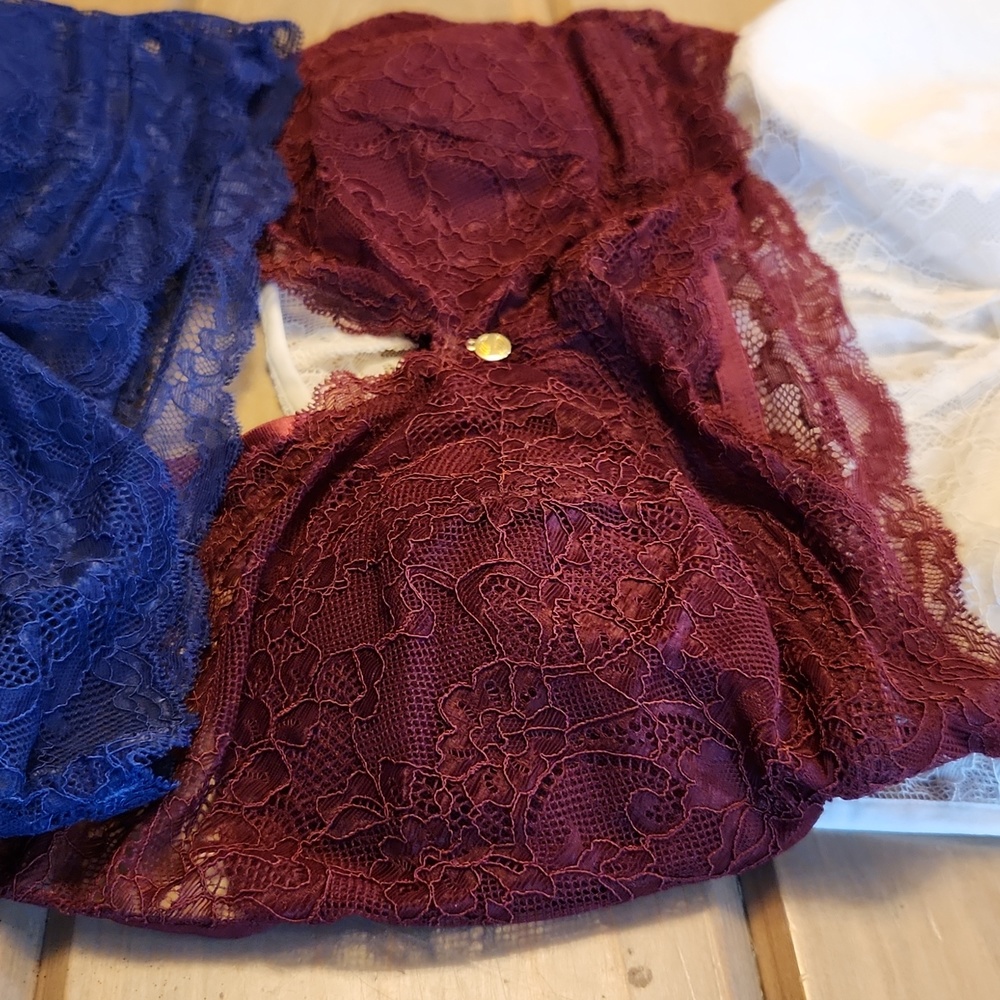 Venus Bralettes - Picture 10 of 12